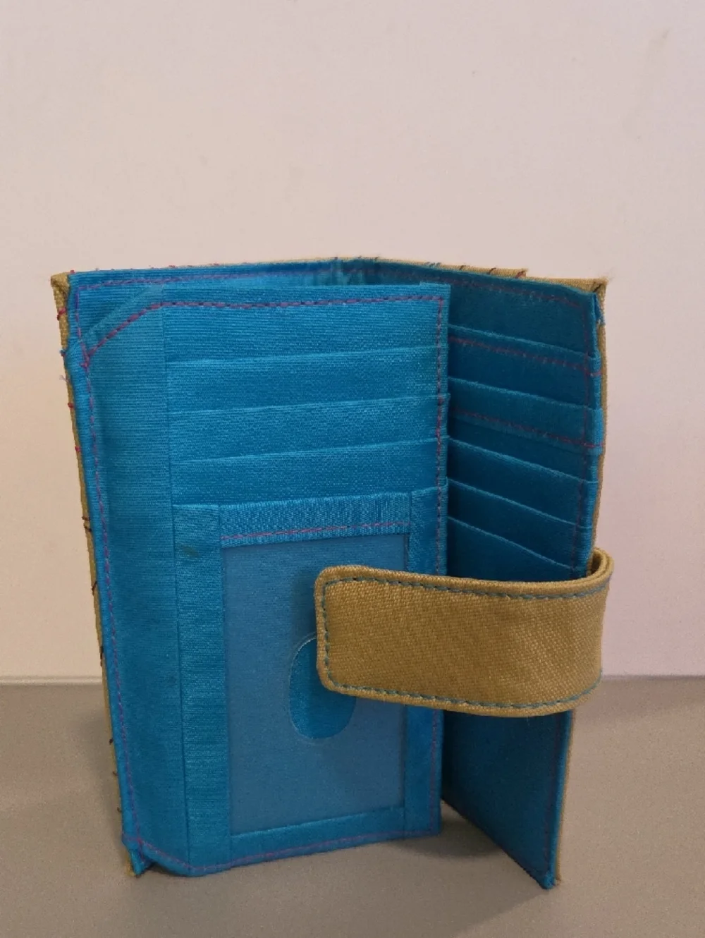 Travelon Canvas Floral-Print Women’s Wallet - Beige - Picture 3 of 8